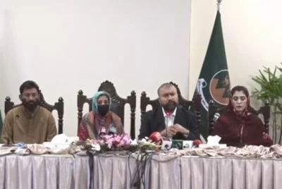 وزیراعلیٰ بلوچستان سرفراز بگٹی کی پریس کانفرنس؛ اسلام آباد میں خودکش حملے کا منصوبہ ناکام، خاتون حملہ آور دہشت گردوں کے چنگل سے آزاد۔