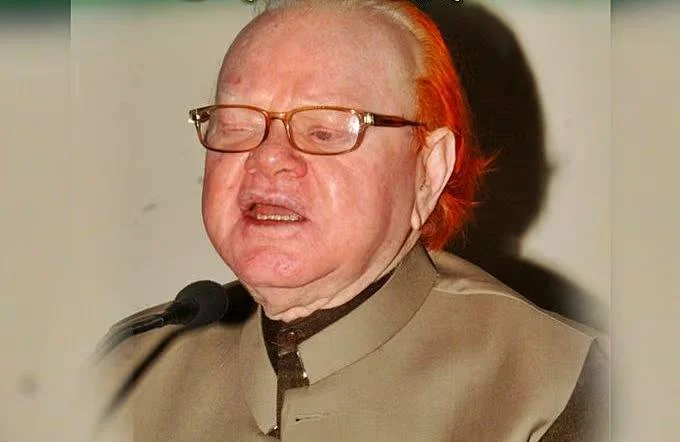 Legendary Journalist and 'Urdu Digest' Chief Editor Altaf Hassan Qureshi Laid to Rest in Lahore