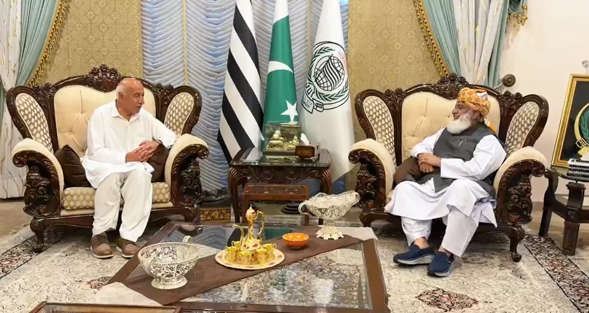 ڈاکٹر عبدالمالک بلوچ کی مولانا فضل الرحمٰن سے ملاقات، سیاسی صورتحال پر تبادلہ خیال