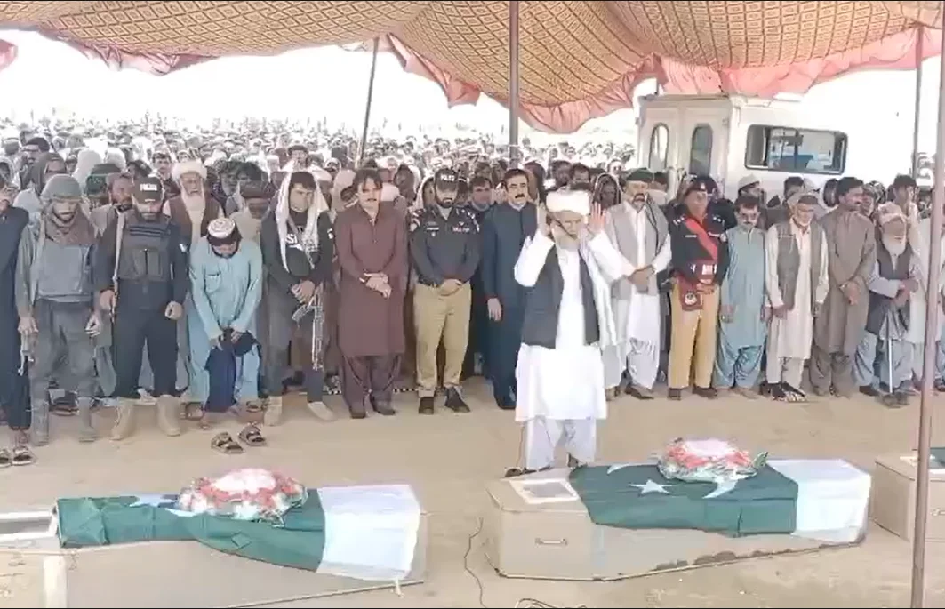 زیارت میں شہدا کی تدفین، محمود خان اچکزئی، اختر مینگل اور محسن داوڑ سمیت کوئی سیاسی دکاندار نہ آیا