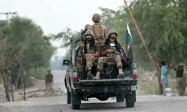 بنوں میں پاک فوج کی بڑی کارروائی: فتنہ الخوارج کے 24 دہشتگرد جہنم واصل