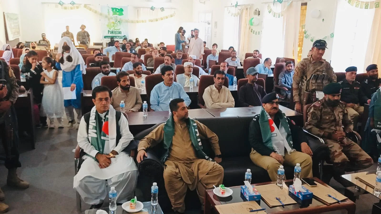 قلات: جشنِ آزادی پر میر ضیاء اللہ لانگو کی پرچم کشائی، دشمن بلوچستان کی ترقی نہیں روک سکتا