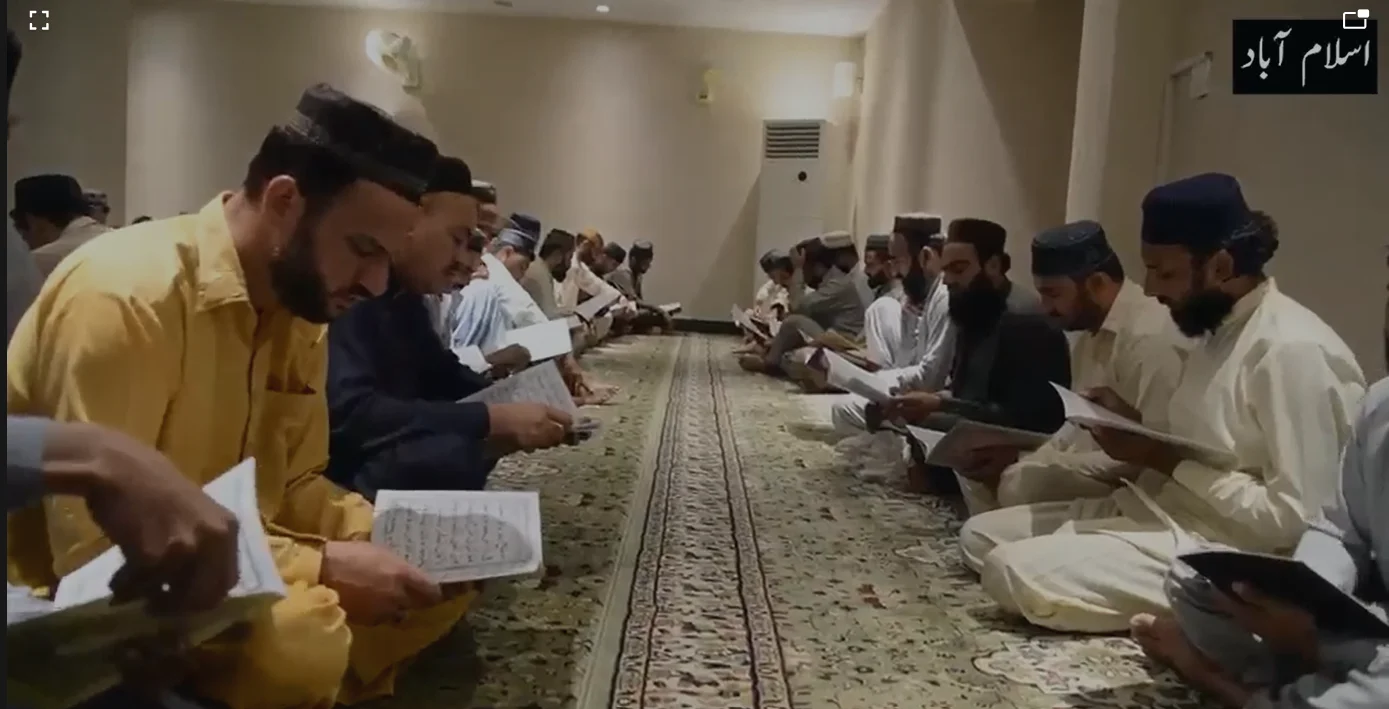 ملک بھر میں عید میلاد النبیؐ کا پروقار آغاز، پاک فوج کی 31 اور 21 توپوں کی سلامی
