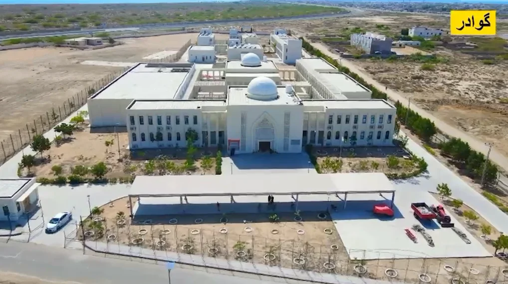 گوادر اور لسبیلہ میں آئی ایس پی آر سمر انٹرن شپ 2026ء کی اختتامی تقریبات، طلبہ میں اسناد تقسیم
