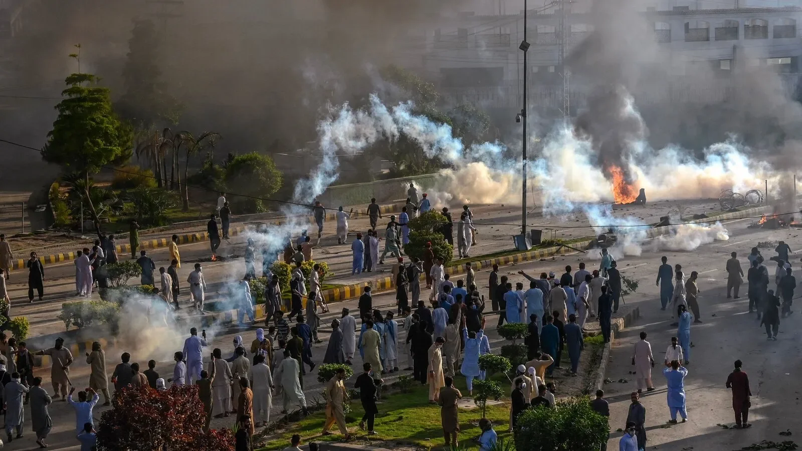 پرتشدد احتجاج میں ملوث گرفتار مظاہرین کا اعترافِ جرم