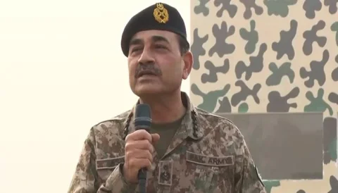 فیلڈ مارشل عاصم منیر کا کوئٹہ گیریژن کا دورہ، کمانڈ اینڈ اسٹاف کالج سے خطاب