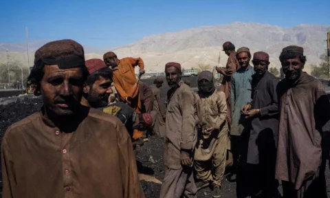 دکی میں معجزاتی ریسکیو: 15 گھنٹے طویل آپریشن کے بعد 6 کان کنوں کو بحفاظت نکال لیا گیا