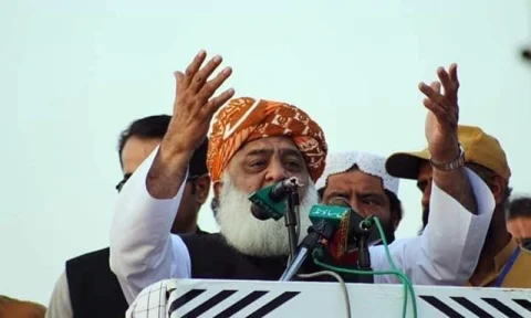 جمعیت علمائے اسلام (ف) کے سربراہ مولانا فضل الرحمان تین روزہ اہم دورے پر کوئٹہ پہنچ گئے