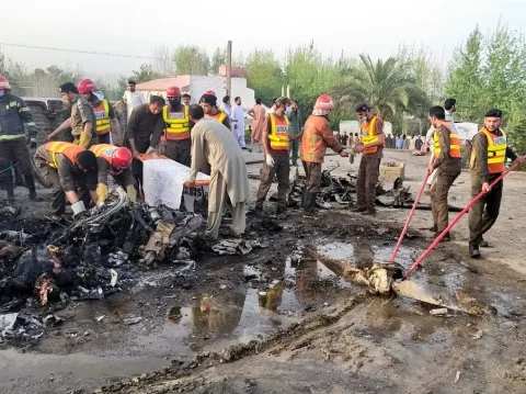 مردان کے قریب پاک فضائیہ کا تربیتی طیارہ گر کر تباہ، دو پائلٹ شہید