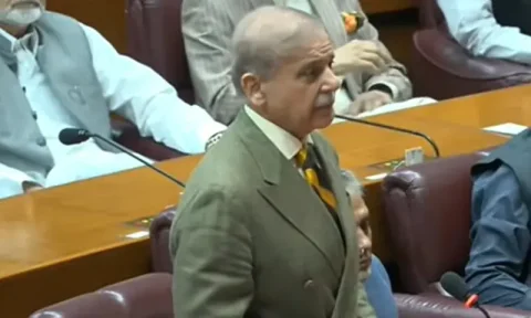 وزیرِ اعظم کا پیٹرول کی قیمتوں میں تاریخی کمی کا اعلان