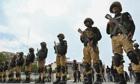 ملک بھر میں یوم عاشور عقیدت و احترام سے جاری، ماتمی جلوسوں کے لیے سیکیورٹی سخت