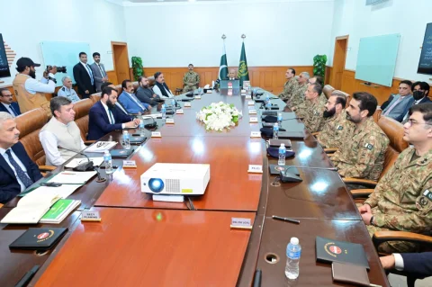 ایپکس کمیٹی اجلاس میں فتنہ الخوارج کے مکمل خاتمے کا عزم