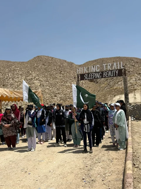 سلیپنگ بیوٹی: 50 خواتین کوہ پیماؤں کا تاریخ ساز کارنامہ