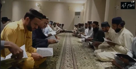 ملک بھر میں عید میلاد النبیؐ کا پروقار آغاز، پاک فوج کی 31 اور 21 توپوں کی سلامی
