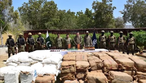پشکان: نیوی اور کوسٹ گارڈز کا آپریشن، بڑی اسمگلنگ ناکام