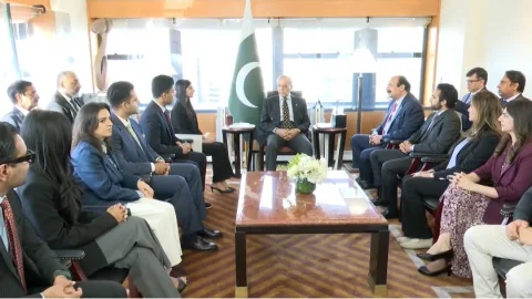 بیرون ملک مقیم باصلاحیت نوجوان پوری قوم کا فخر ہیں، وزیراعظم